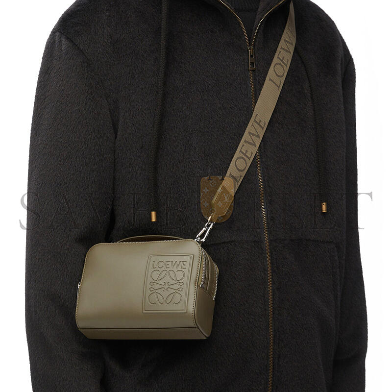 LOEWE MINI CROSSBODY CAMERA BAG IN SATIN CALFSKIN C565R41X05 (18*13*8.5cm) LOEWE MINI CROSSBODY CAMERA BAG IN SATIN CALFSKIN C565R41X05 (18*13*8.5cm)